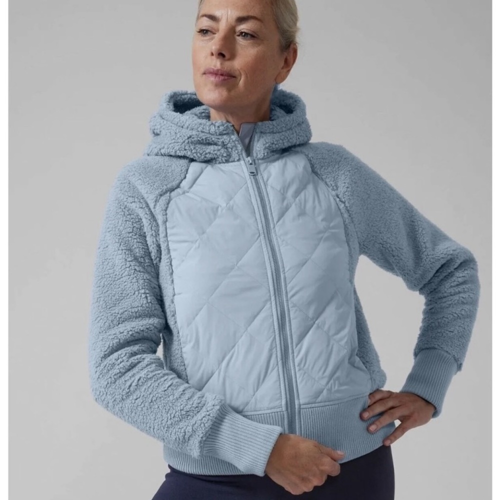 Athleta Apres Tugga Down Full Zip hooded Sherpa jacket in Blue Star